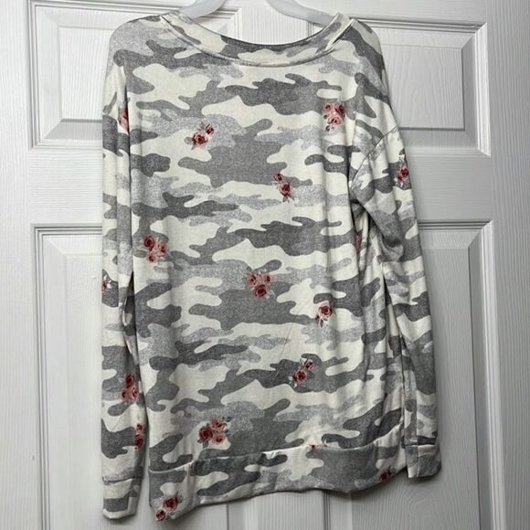 Women's Buttery Soft Camo Long Sleeve Top - Picture 2 of 2
